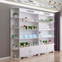 Vitrine de présentation de maquillage moderne pour salon de beauté, design personnalisé, éclairage LED, présentoir de produits cosmétiques pour la vente au détail