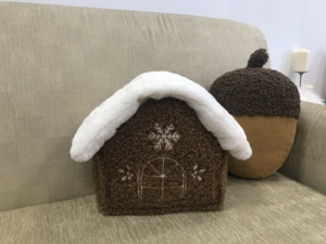 Vỏ Gối Giáng Sinh Dễ Thương Hình Ngôi Nhà Bánh Gừng Bằng Lông Teddy Ấm Cúng Mới - Product Image 2