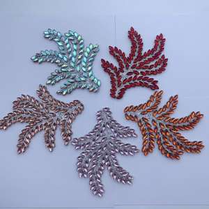 Vente chaude transfrontalière pour <span class=keywords><strong>Amazon</strong></span> en Stock verre thermofusible 3D strass <span class=keywords><strong>fleur</strong></span> européen américain bandeau <span class=keywords><strong>d</strong></span>écorations mariage - Product Image 3