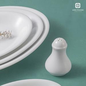 Vente en gros de vaisselle en céramique Horeca Assiette plate lisse ovale en porcelaine blanche personnalisée pour hôtels et restaurants - Product Image 3