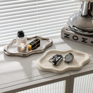 Plateau à bijoux en céramique plaqué argent de style Art déco, plateau de présentation luxueux pour accessoires photo et rangement d'objets décoratifs - Product Image 2