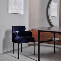 Chaise de salle à manger en velours design élégant moderne nordique avec jambe en métal en tissu pour hôtels, villas et restaurants