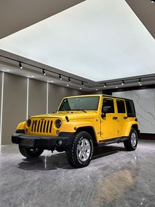 Apparence jaune de voiture <span class=keywords><strong>Jeep</strong></span> diesel d'<span class=keywords><strong>occasion</strong></span> avec panneau de toit amovible - Product Image 2