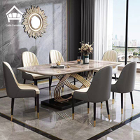 Ensemble de Meubles de Luxe Italien : Table à Manger Rectangulaire en Bois avec Dalle de Marbre, 6 Places, et Table et Chaises de Restaurant en Métal Doré