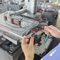 Machine de découpe au fil CNC à vitesse moyenne automatique PS60C avec PLC et moteur pour le traitement des matériaux conducteurs