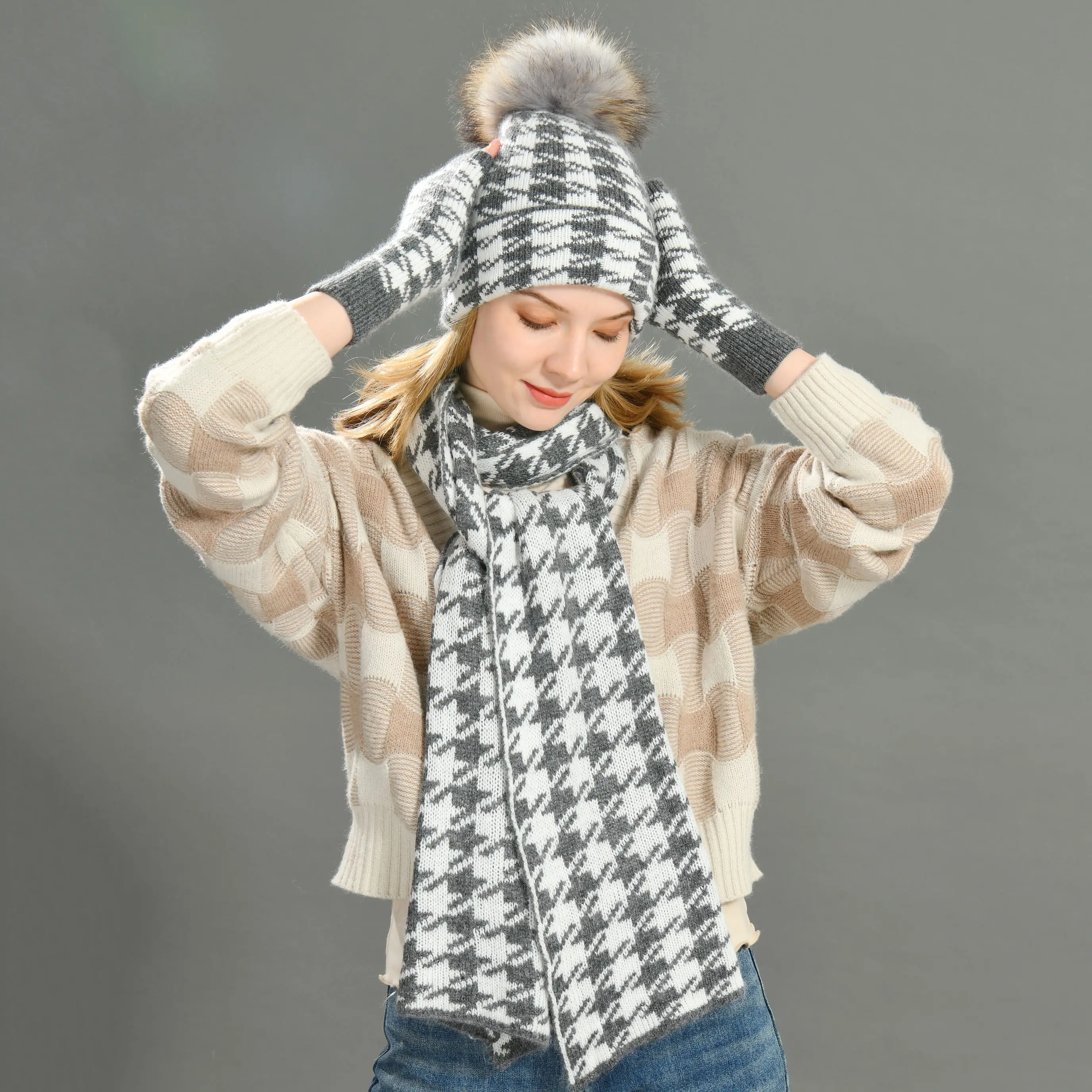 2021新しいトレンドのソフトカシミアウール素材手袋セット卸売ニット女性冬のスカーフと帽子セット
