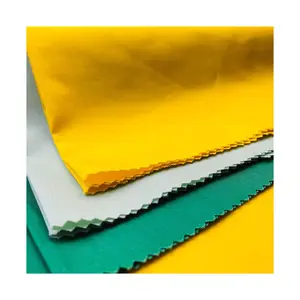 Échantillons gratuits OEM ODM 80 Polyester 20 Coton Tissu de travail uni 175GSM Tissu d'uniformes de vêtements de travail