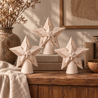 Sculpture d'étoile en céramique beige, objet décoratif géométrique pour la décoration moderne de la maison et la présentation sur table