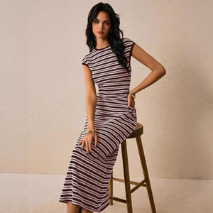 Robe midi élégante sans manches en tricot solide, taille naturelle, respirante, ajustée - Product Image 5