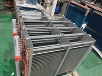 Radiateur à ailettes en cuivre-nickel avec structure antichoc pour les systèmes de refroidissement des locomotives ferroviaires et du transport ferroviaire