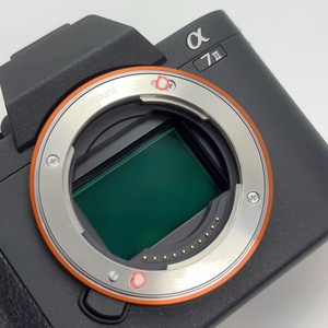 Appareil photo hybride <span class=keywords><strong>Sony</strong></span> <span class=keywords><strong>A7</strong></span> <span class=keywords><strong>II</strong></span> 24-70 d'occasion, grade A+, avec accessoires, prêt pour la vente en gros, haute résolution, plein format, 24MP, 4K, Wi-Fi, garantie 1 an - Product Image 6