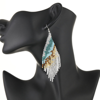 Boucles d'oreilles pendantes bohèmes indiennes pour femmes, avec perles de verre colorées et perles de rocaille, design macramé à pampilles, pour anniversaire