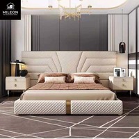 Lit double sur mesure en cuir souple de luxe haut de gamme, design contemporain, pour hôtel/villa, avec cadre de lit extra-large