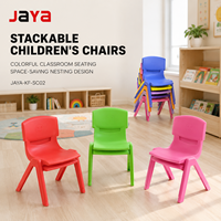 Chaise d'enfant empilable en plastique colorée JAYA pour la maternelle et la crèche