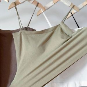 Vente en gros Gilet d'été sexy et élégant tricoté creux de haute qualité, haut court sans manches décontracté et à la mode pour femmes - Product Image 4