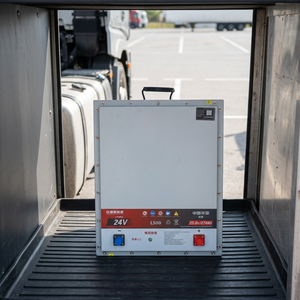Batería práctica de 24V LiFePO4 para sistema de estacionamiento interior de camiones - Product Image 1