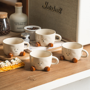Tasse en céramique créative SYL Ins Writer Tasse à fleurs de dessin animé avec petite expression de pied pour la fête-Eau ou café - Product Image 4