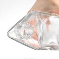 Bouteille personnalisée de 1 litre en verre noir mat en forme de phare avec bouchon en liège pour vin, vodka, brandy, gin, spiritueux et liqueurs