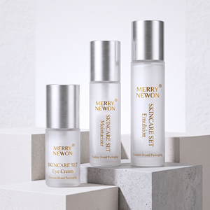 Bouteilles en verre pour soins de la peau MERRY NEWON, forme cylindrique, bouchon à vis, estampage or, emballage personnalisé de la marque - Product Image 6