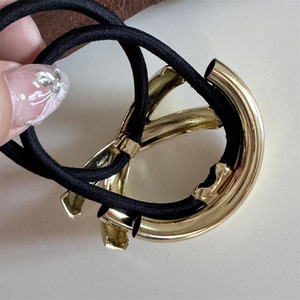 Nouveau été coiffes filles Durable <span class=keywords><strong>élastique</strong></span> bandeau <span class=keywords><strong>de</strong></span> cheveux <span class=keywords><strong>avec</strong></span> breloque en métal Simple <span class=keywords><strong>élastique</strong></span> pour <span class=keywords><strong>queue</strong></span> <span class=keywords><strong>de</strong></span> <span class=keywords><strong>cheval</strong></span> <span class=keywords><strong>élastique</strong></span> personnalisé corde à cheveux - Product Image 4