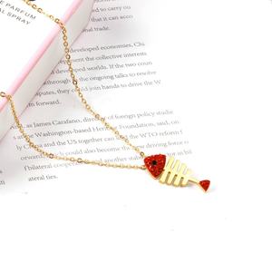 สร้อยคอแฟชั่นใหม่ ขายส่งจำนวนมาก สร้อยคอรูปทรงก้างปลาสุดน่ารัก ชุบทอง 18K ประดับทับทิม สำหรับผู้หญิง - Product Image 4