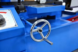 เครื่องเลื่อยสายพานไฮดรอลิก SDVEDON GH4240 |   มอเตอร์และเกียร์ 4 กิโลวัตต์ |   ความสามารถในการตัด 400x400 มม. |   เครื่องตัดอุตสาหกรรม - Product Image 6