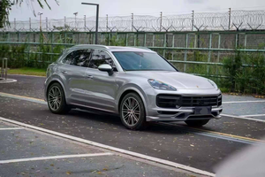 ชุดแต่ง <span class=keywords><strong>TKT</strong></span>+Turbo Style Facelift สำหรับรถปอร์เช่ คาเยนน์ 9Y0 ปี <span class=keywords><strong>2018</strong></span> - กันชนหน้า/ซุ้มล้อ (อัพเกรดสภาพการใช้งาน) - Product Image 4