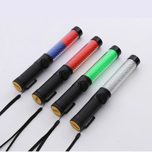 กระบองจราจรแบบมือถือ สีขาว ทำจากวัสดุ ABS PC PVC ยาง พร้อมไฟ LED สะท้อนแสงเตือนภัยเพื่อความปลอดภัยสาธารณะ - Product Image 1