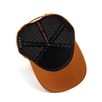 Casquettes de golf élégantes OEM ODM à 5 panneaux avec patch PVC et logo, casquettes de papa à visière incurvée douce, casquettes de baseball sportives performantes à fermeture à pression