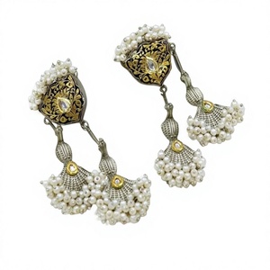 Pendientes de moda de calidad superior de lujo con perlas de aspecto tradicional Busque accesorios de moda para fiestas para mujeres y niñas - Product Image 2