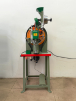 Type de table Machine à œillets