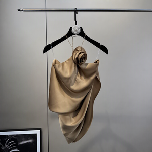 Nouvelle Collection Printemps/Été 2026 – Débardeur Court Sexy Sans Manches en Coton Satiné à <span class=keywords><strong>Col</strong></span> Halter et Bretelles Chaîne, Ourlet Asymétrique et Encolure <span class=keywords><strong>Bateau</strong></span> - Product Image 2
