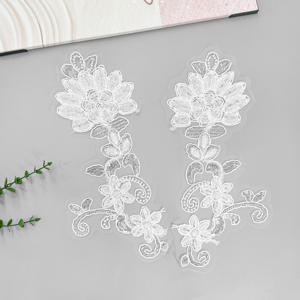Applique de dentelle de luxe brodée de perles et de sequins en forme de fleur pour la décoration de vêtements, robes de mariée et accessoires de couture DIY - Product Image 2