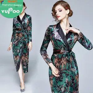 Vestidos de veludo longo com cinto verde para mulheres, com gola V sexy e manga comprida estampados em estoque, moda outono inverno mais recente em estoque