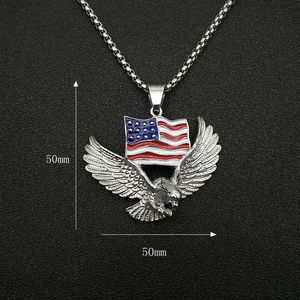Yunnique – collier avec pendentif aigle en acier inoxydable plaqué or, design drapeau américain, bijoux cadeau unisexe - Product Image 2