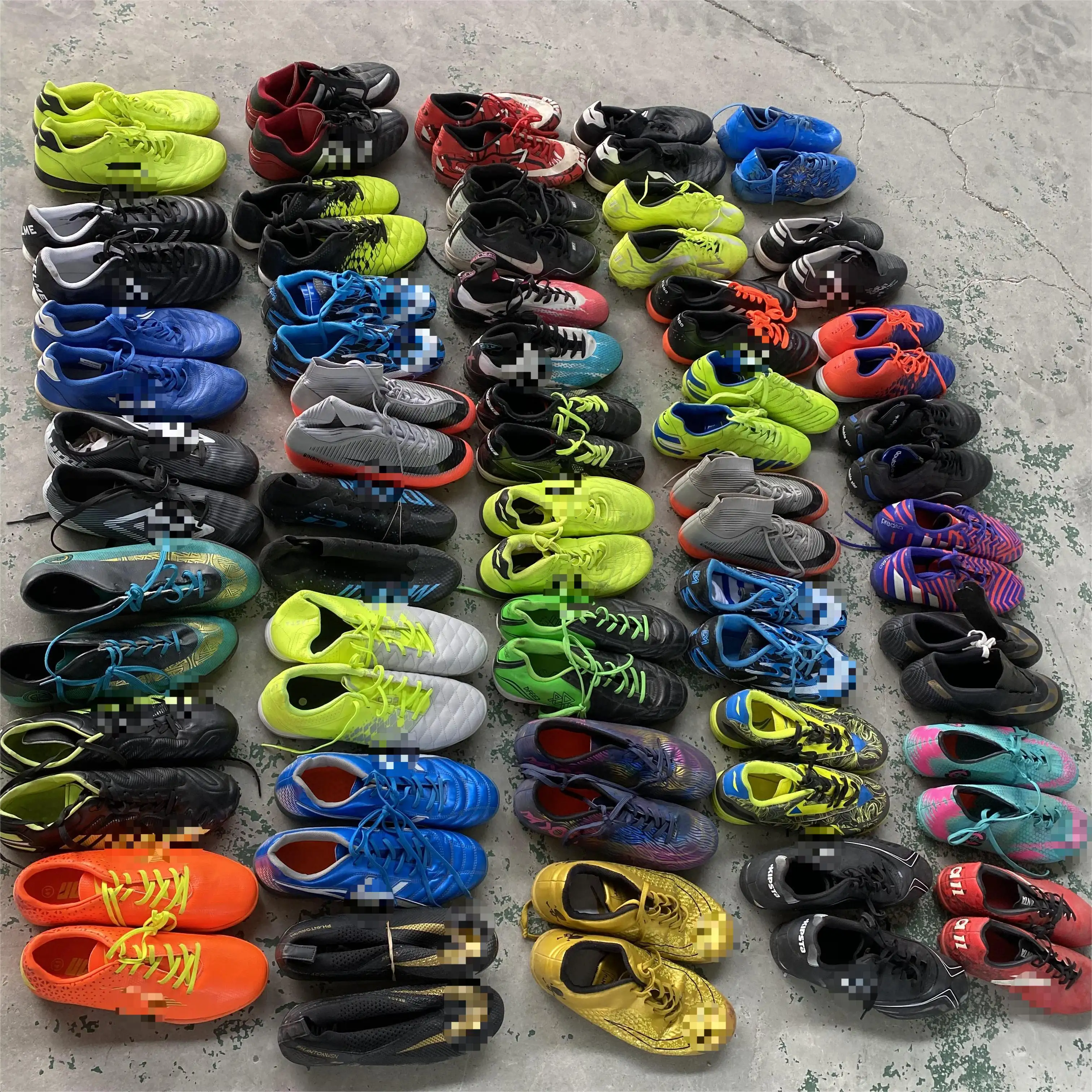 उच्च गुणवत्ता वाले फ़ुटबॉल जूते फ़ुटबॉल में प्रयुक्त सेकेंड हैंड फ़ुटबॉल जूते, प्रयुक्त फ़ुटबॉल जूते, मूल रूप से प्रयुक्त