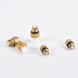 Conexión de Tubería de Gas Century M8, Fabricada en Acero con Torno CNC de Precisión para Piezas de Control Neumático - Product Image 2