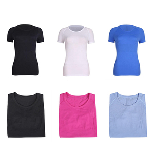 T-shirt de sport décontracté pour femmes grandes tailles, manches courtes, coupe ajustée, haut de yoga, logo sur le devant, Spandex/Nylon - Product Image 1