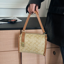 Sac à main en PU floral vintage haut de gamme pour femme, nouvelle collection 2026, avec doublure en polyester, deux sangles, couleurs contrastées, sac à bandoulière/porté croisé - Product Image 4