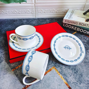 Prix d'usine – Ensemble de 4 assiettes de luxe en porcelaine fine avec motif chaîne en fer bleu - Product Image 3