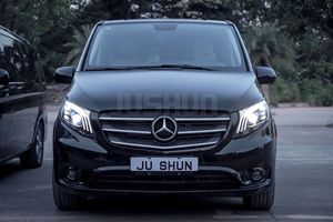 Adapté à la modification du bloc optique des Mercedes-Benz Vito 16-23 avec guide de lumière à lentille LED et feux de jour de style Maybach. - Product Image 6