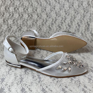 <span class=keywords><strong>Robe</strong></span> élégante en Satin pour femmes, chaussures de mariage plates à bout pointu avec des appliques en cristal, talons de mère de bal - Product Image 3