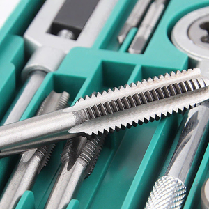 Juego de 12 Herramientas para Roscado Manual M6-M12, Machos y Matrices con Llaves Ajustables - Product Image 5