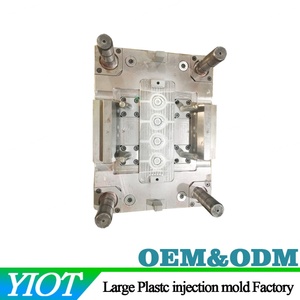 Pièces moulées par injection plastique personnalisées OEM ODM avec insert métallique pour usage industriel - Product Image 1
