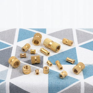 Inserts moulés en laiton sur mesure de haute qualité à trois fentes, filetage en pouces norme ISO, pour usage industriel lourd, OEM Gujarat personnalisé - Product Image 6