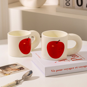 Tazza in Ceramica Stile Nordico con Motivo a Mela Senza Coperchio, Tazza per <span class=keywords><strong>Caffè</strong></span> e Tè per Ufficio e Camera da Letto, Design Carino e di Alta Qualità - Product Image 2