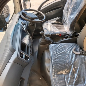 Camión Chasis Isuzu LHD 4x2 <span class=keywords><strong>con</strong></span> Cabina Blanca de Fábrica, Chasis de Acero Desnudo para Montaje de Carrocería de Furgón, Caja Refrigerada y <span class=keywords><strong>Plataforma</strong></span> Abatible - Product Image 2