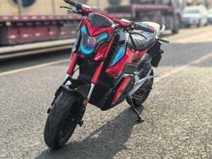 Motocicleta Eléctrica de 72V 2000W con Batería de 140km de Autonomía - Product Image 2