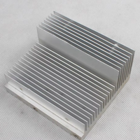Dissipateur thermique en aluminium sur mesure de grande taille, haute puissance, avec finition anodisée, série 6000, services de découpe/pliage/soudage pour usage industriel