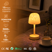 Lampe de table projecteur d'ondes océaniques RGB sans fil rechargeable par USB avec contrôle tactile et intensité variable, effet d'eau ondulante, douche